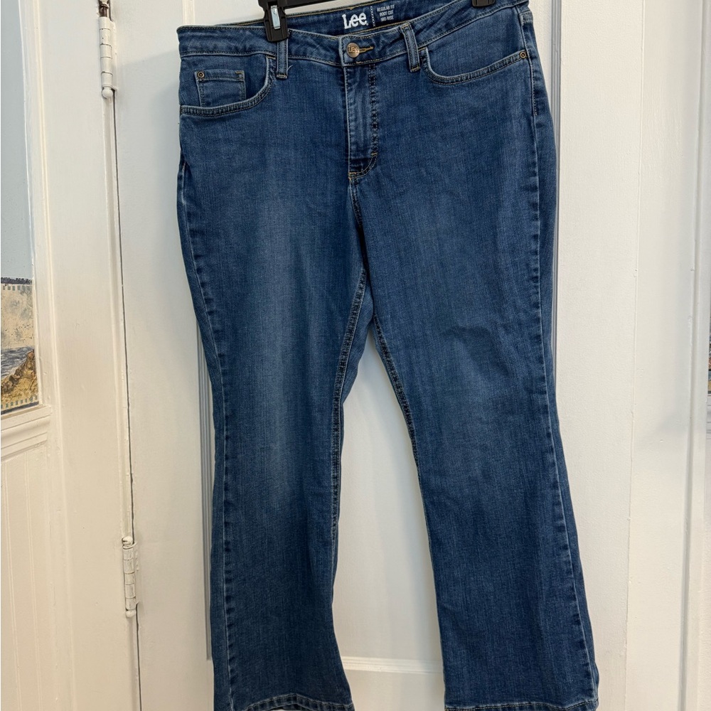 J44 Lee Women's Classic Straight Leg Blue Jeans